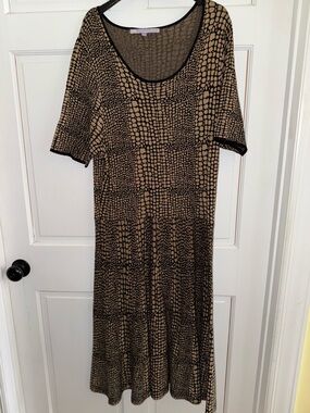 Women’s Black & Tan Patterned Short Sleeve Dress